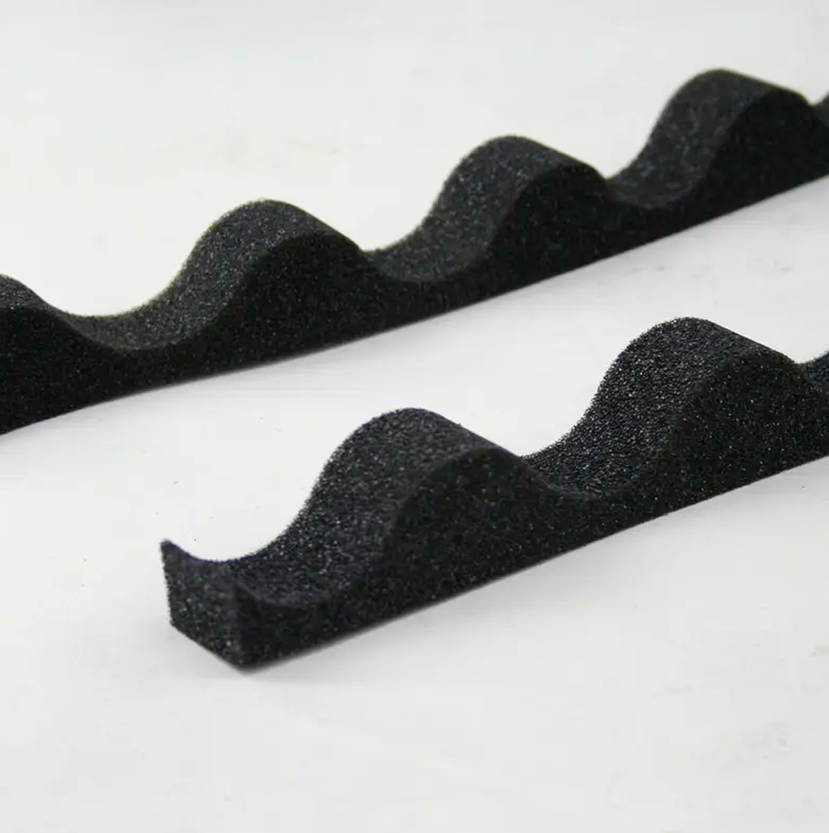 gaya_importaciones_asilacion_burlete_onduladol Burlete Para Chapa Sinusoidal 20m Color Negro - Imagen 1